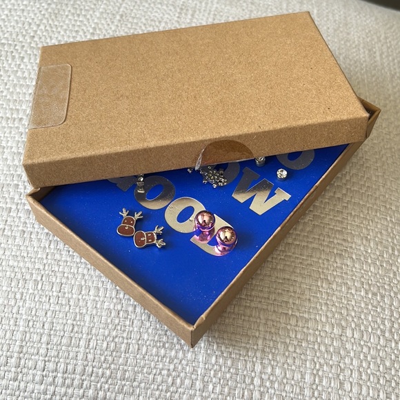 Christmas Earrings! 8 pair set. - Picture 4 of 5